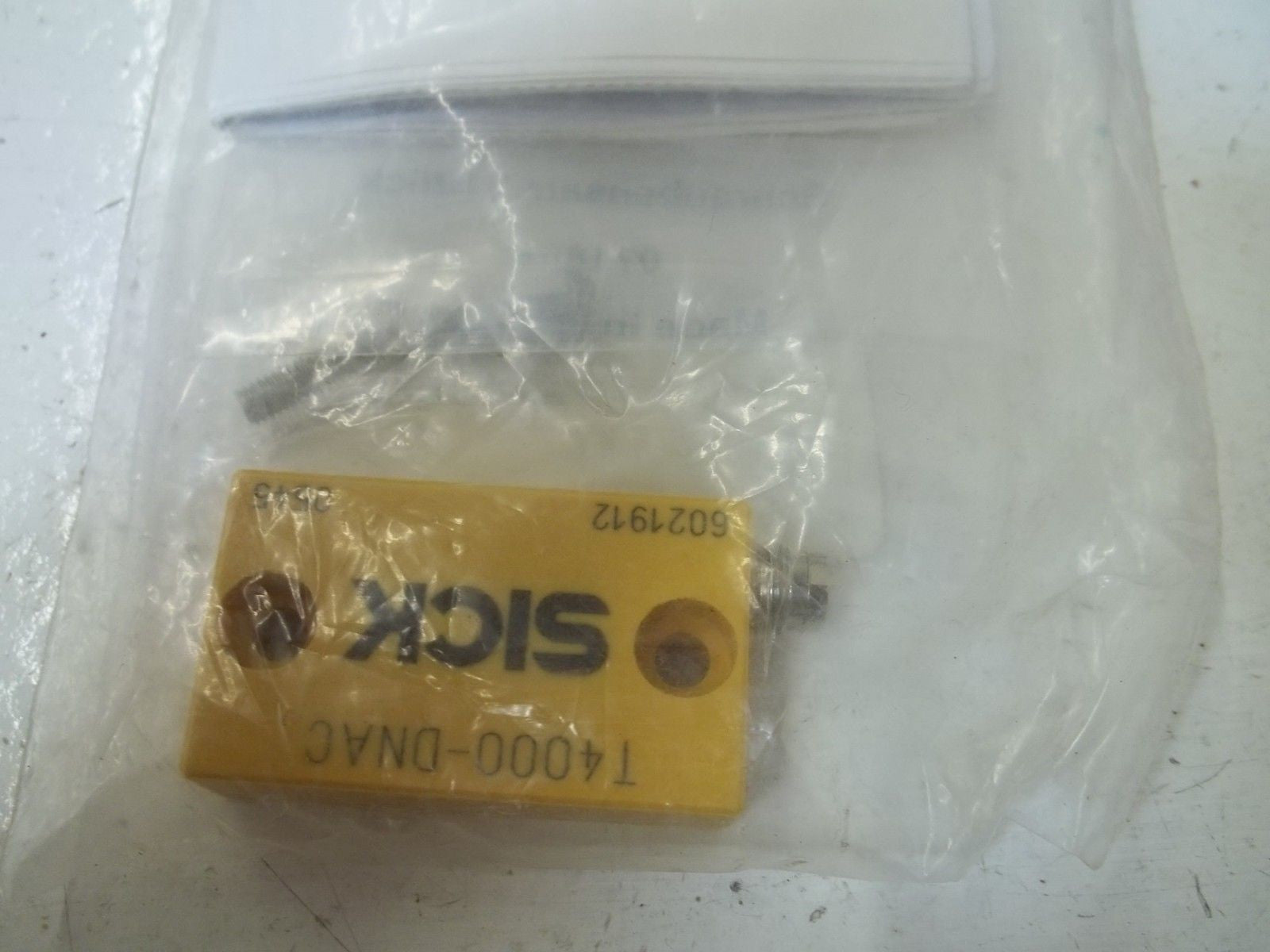 SICK T4000-DNAC SAFETY SWITCH *NEW IN FACTORY BAG*