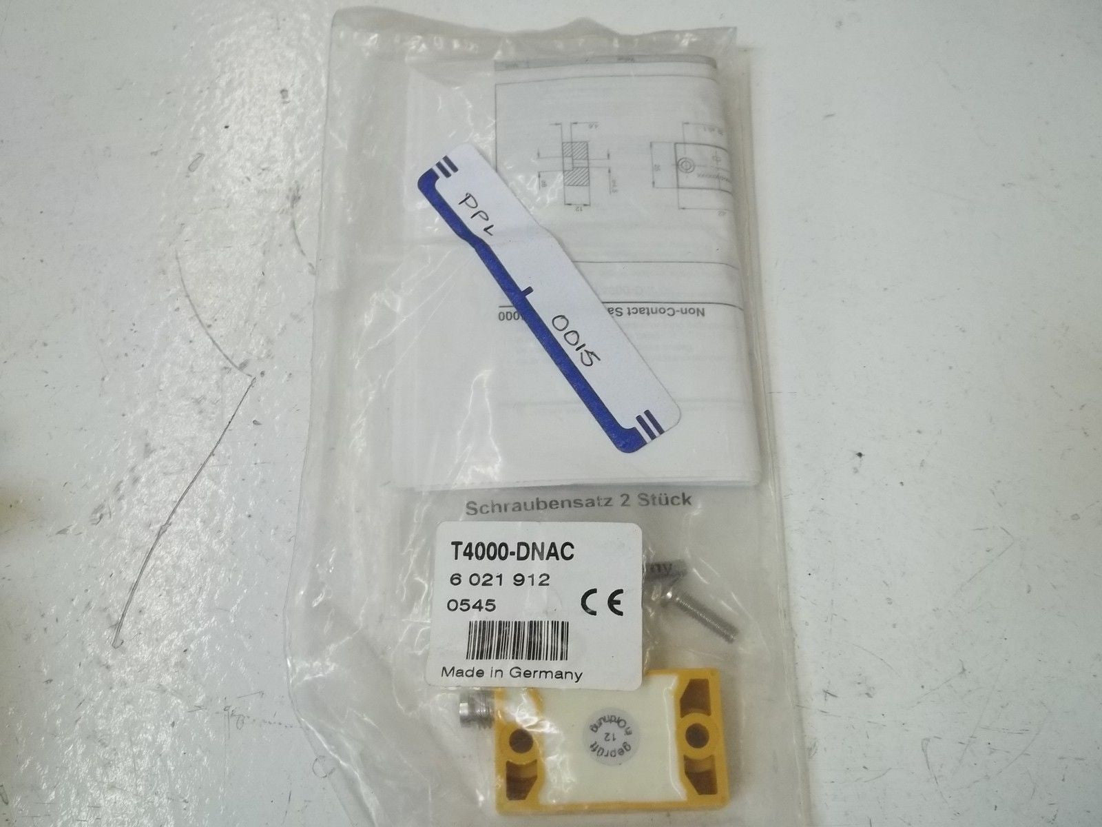 SICK T4000-DNAC SAFETY SWITCH *NEW IN FACTORY BAG*