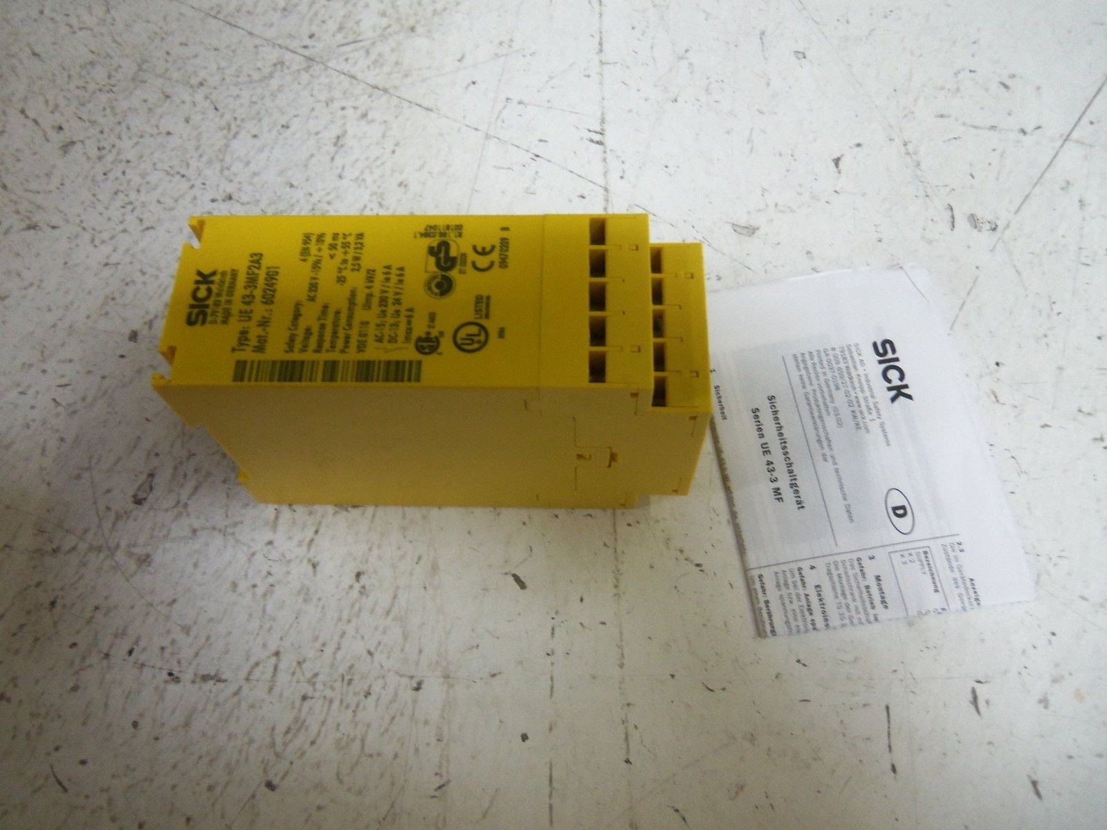 SICK UE43-3MF2A3 SAFETY RELAY *NEW IN BOX*