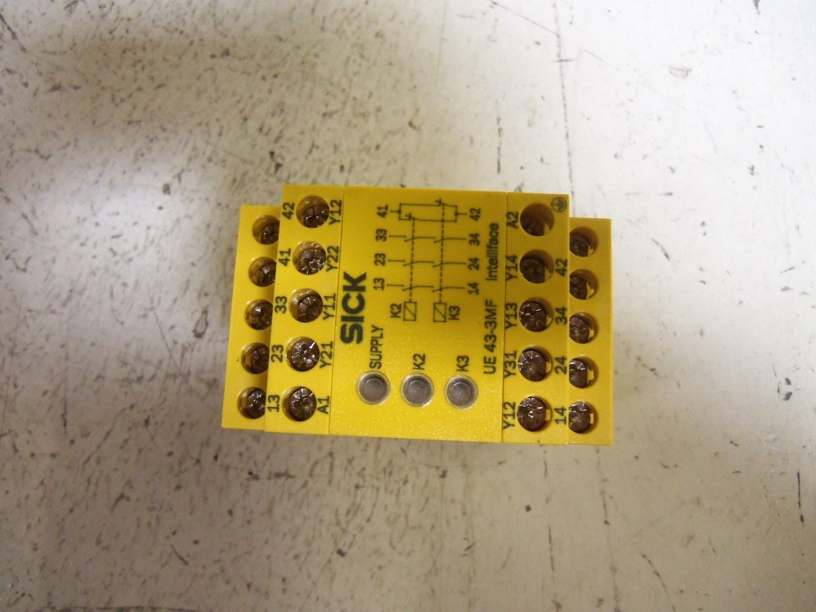 SICK UE43-3MF2A3 SAFETY RELAY *NEW IN BOX*
