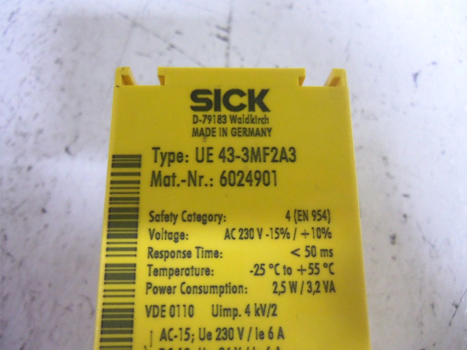 SICK UE43-3MF2A3 SAFETY RELAY *NEW IN BOX*