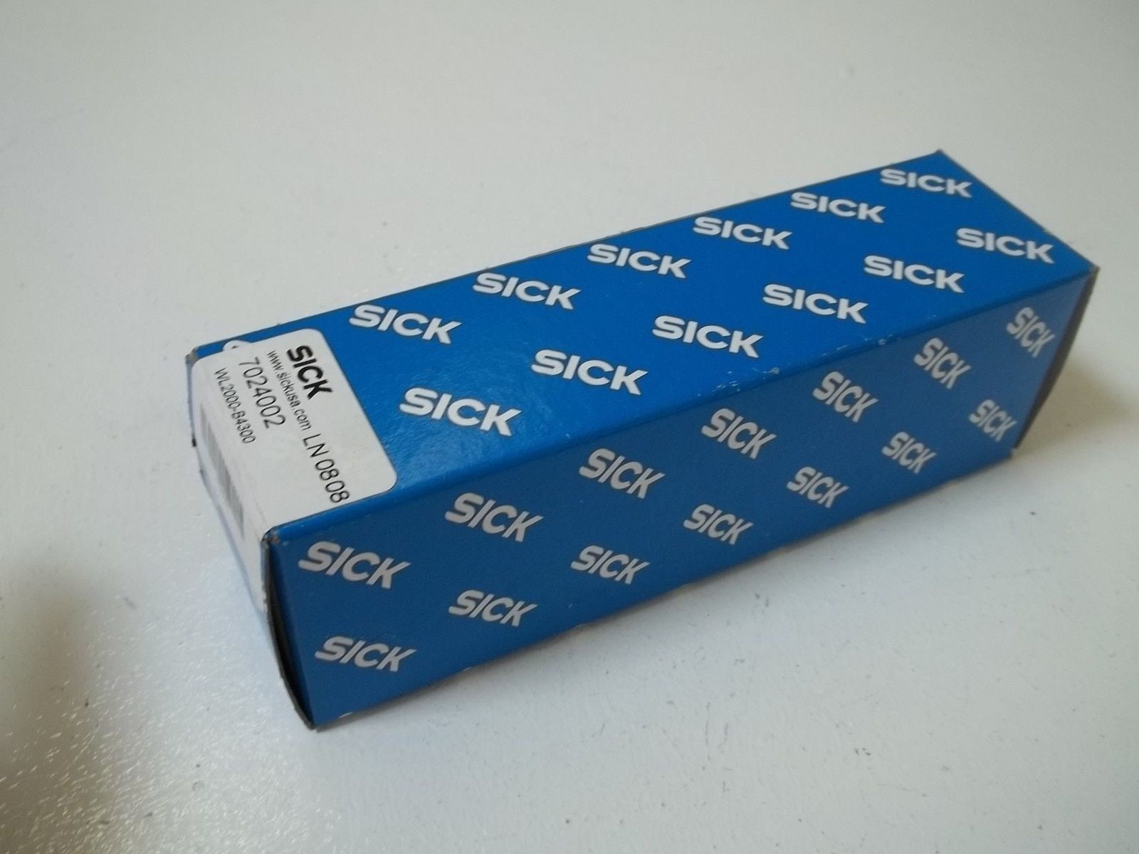 SICK WL2000-B4300 OPTIC ELECTRONIC POLARIZED REFLEX *NEW IN BOX*
