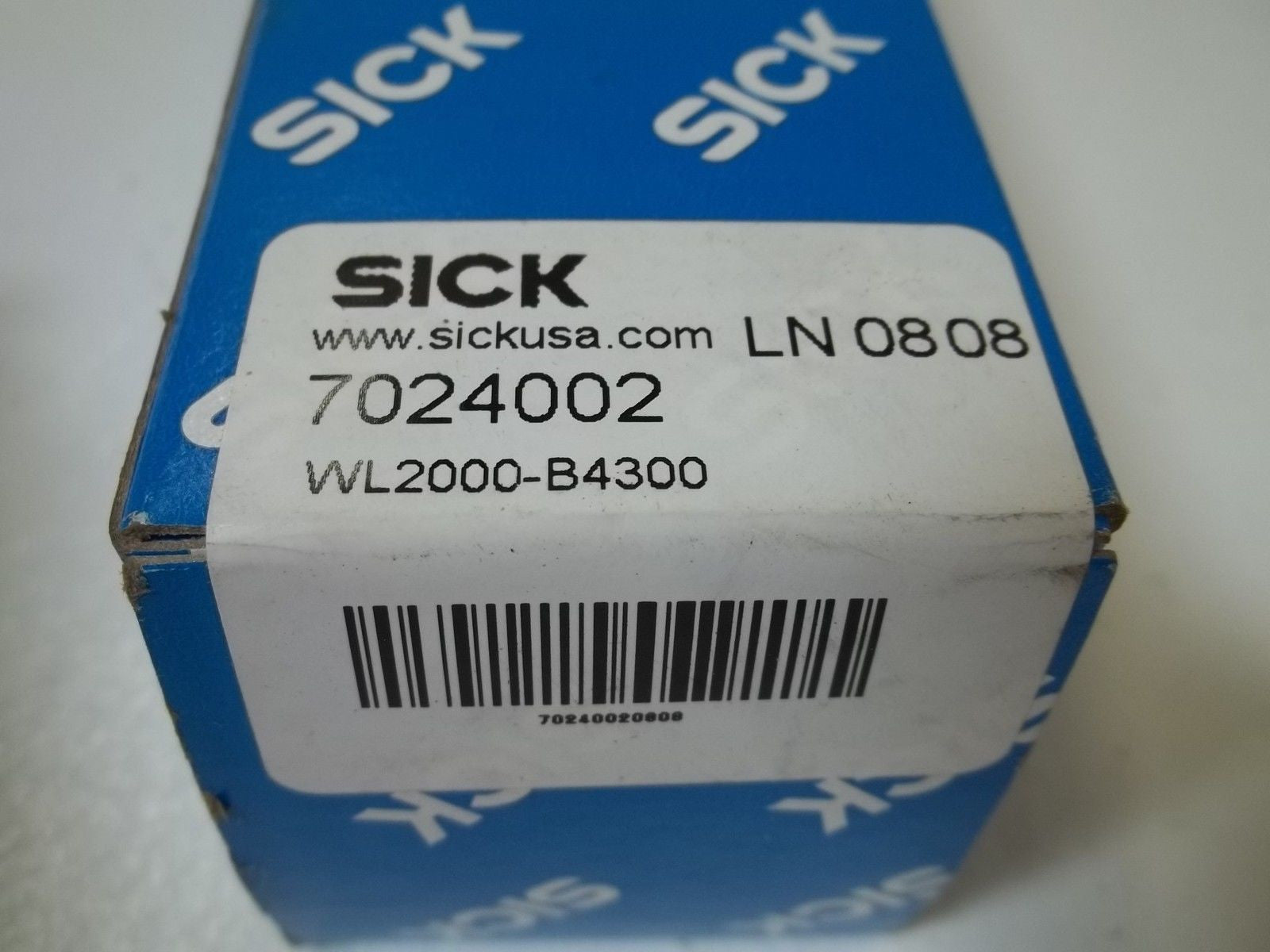 SICK WL2000-B4300 OPTIC ELECTRONIC POLARIZED REFLEX *NEW IN BOX*