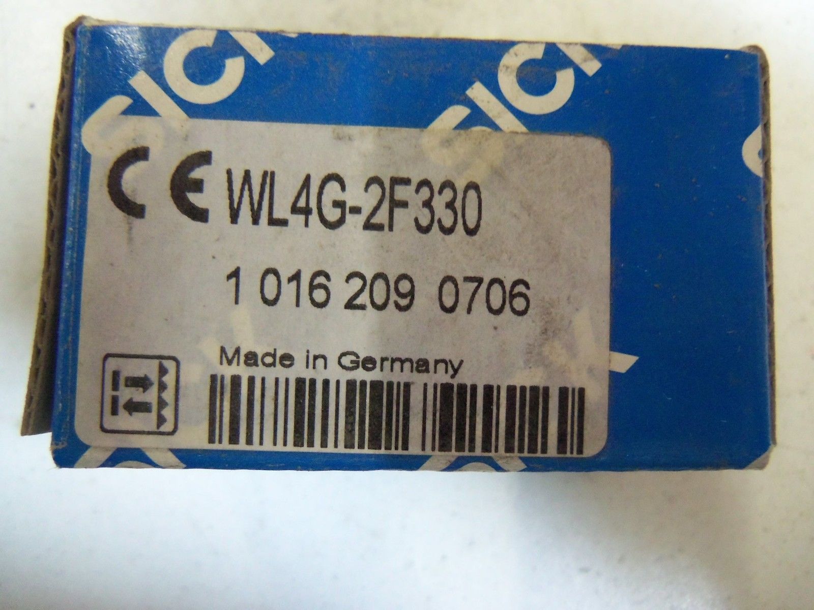 SICK WL4G-2F330 REFLEX SENSOR *NEW IN BOX*
