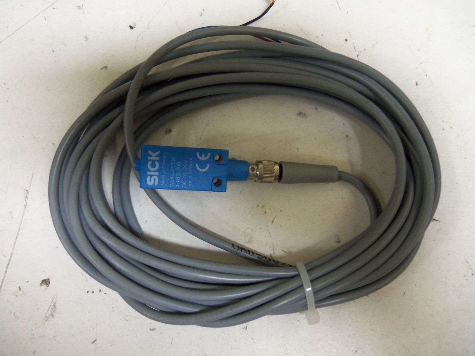 SICK WL4G-2F330 REFLEX SENSOR w/ U60500/KFL CABLE *USED*