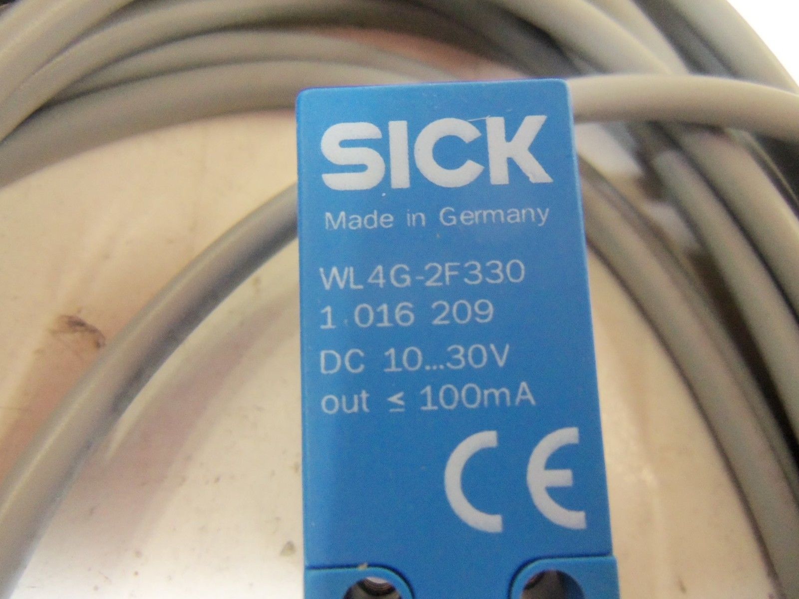 SICK WL4G-2F330 REFLEX SENSOR w/ U60500/KFL CABLE *USED*