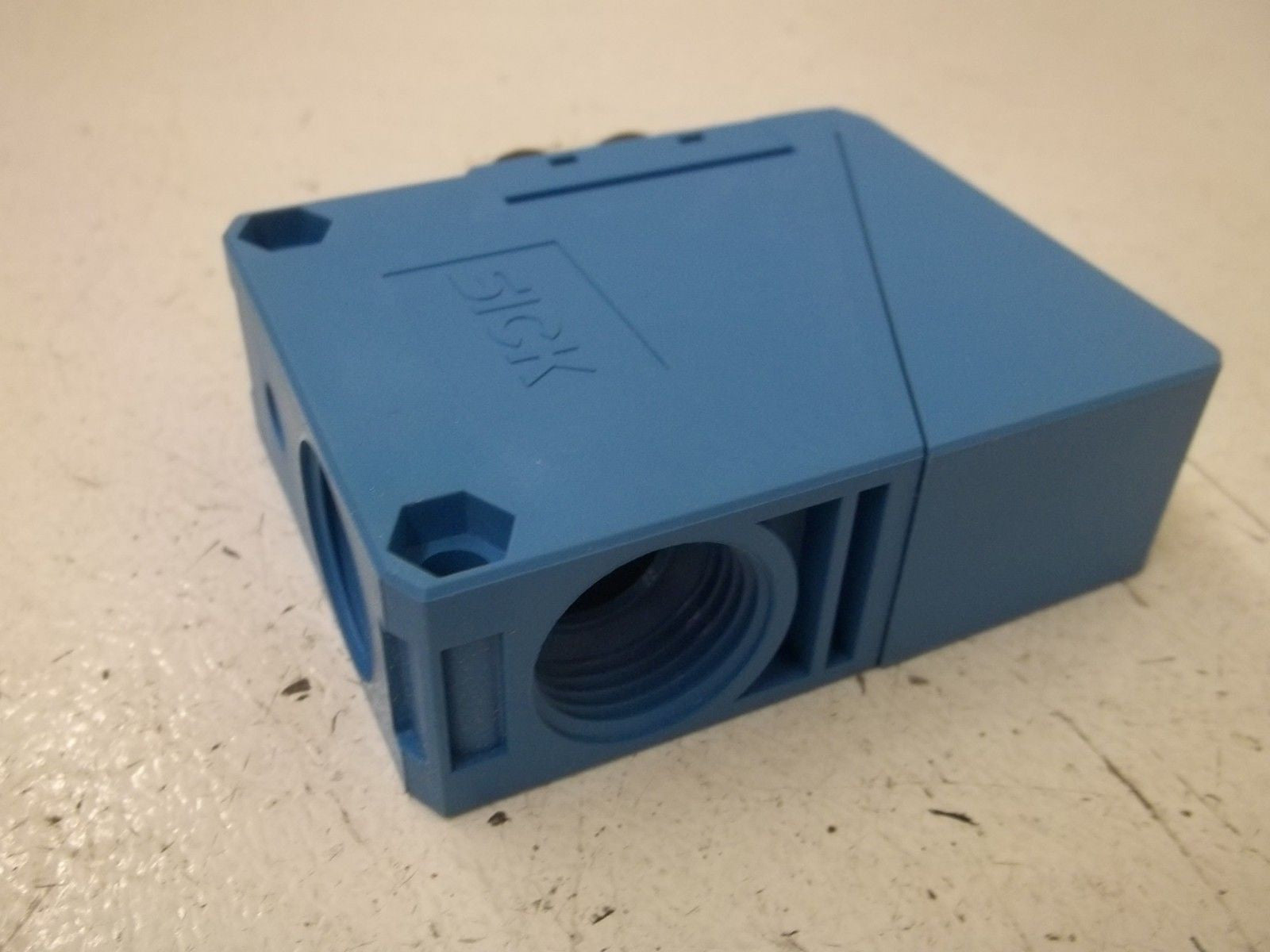 SICK WLL260-S240 PHOTOELECTRIC FIBER OPTIC *NEW IN BOX*