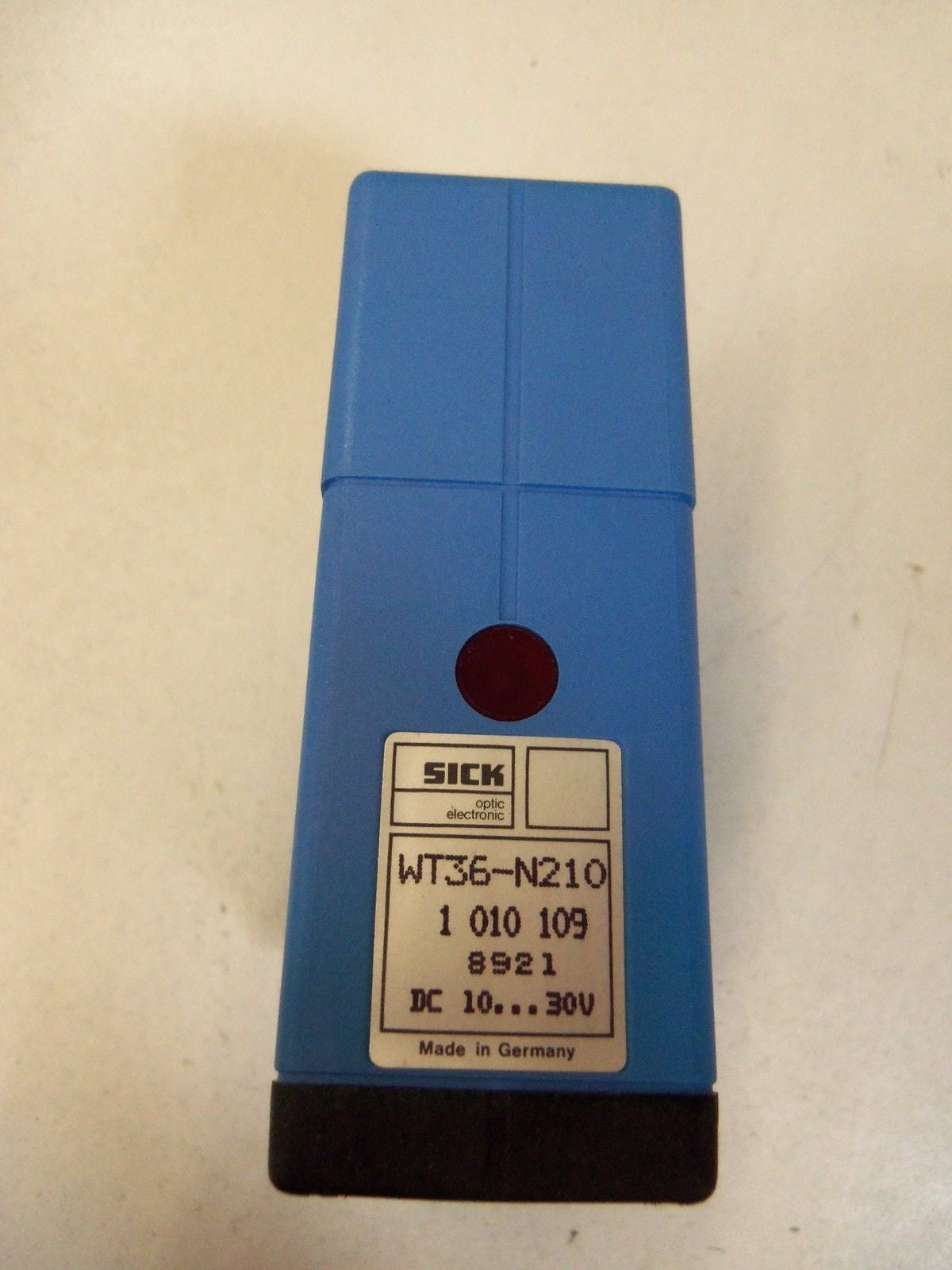 SICK WT36-N210 PROXIMITY PHOTOELECTRIC SENSOR  *NEW IN BOX*