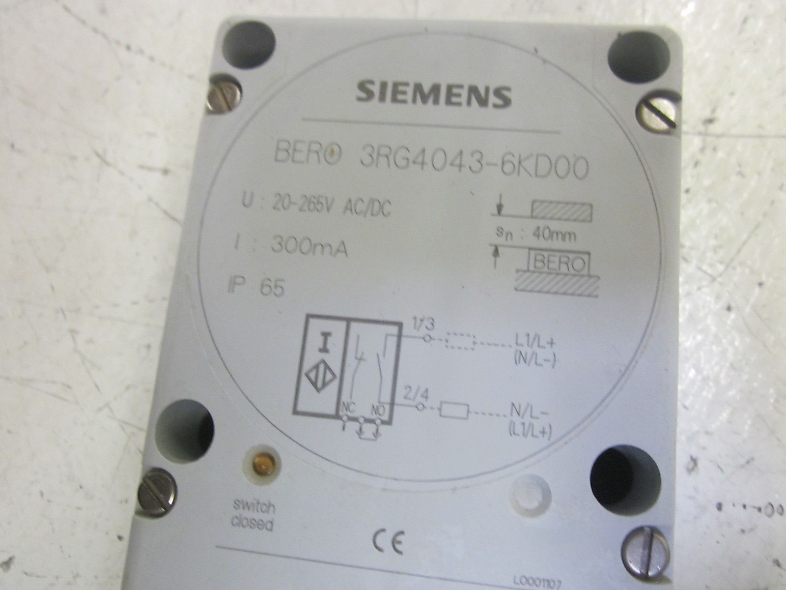 SIEMENS 3RG4043-6K000 PROXIMITY SWITCH SENSOR 20-265V*USED*