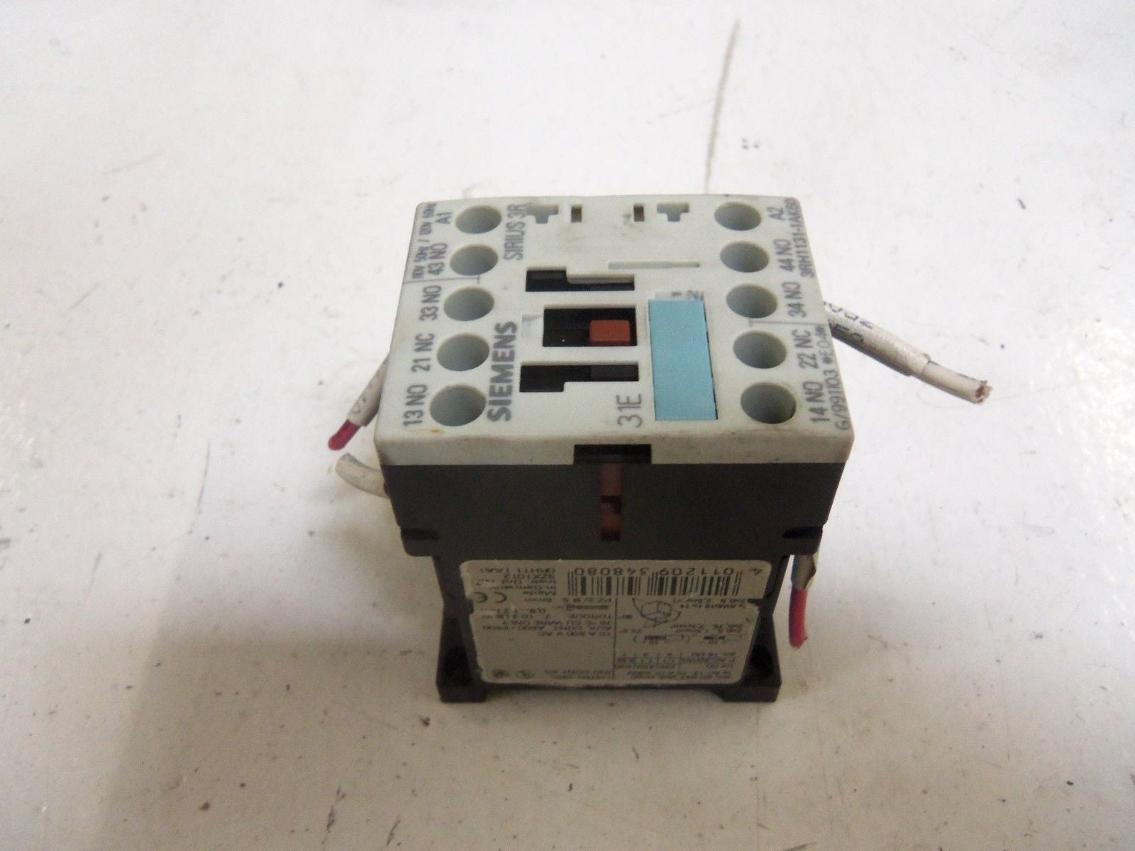 SIEMENS 3RH1131-1AK60 AUXILIARY CONTACTOR 110/120V *USED*
