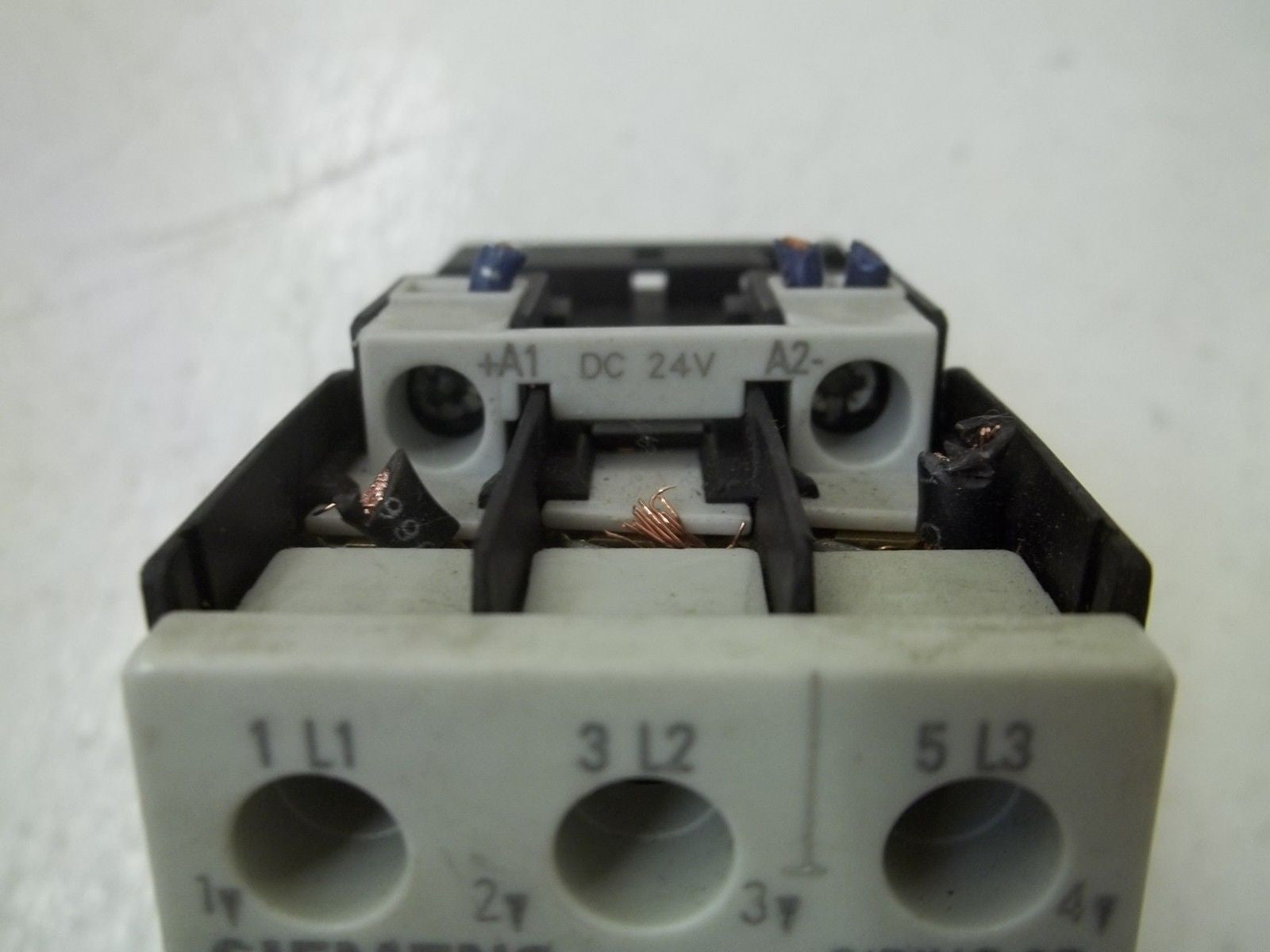 SIEMENS 3RT1025-1B..0 24V *USED*