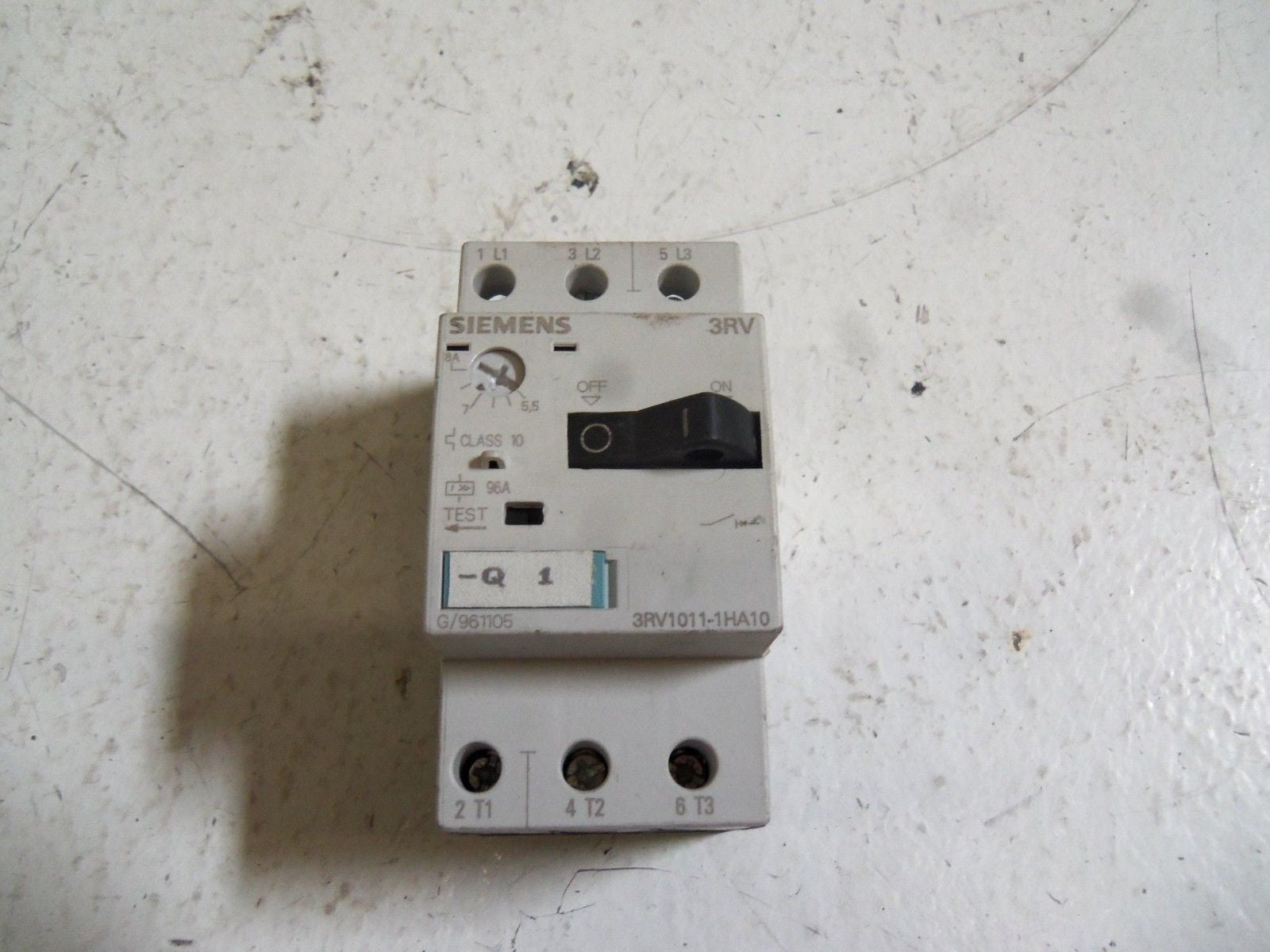 SIEMENS 3RV1011-1HA10 MOTOR CONTROLLER *USED*