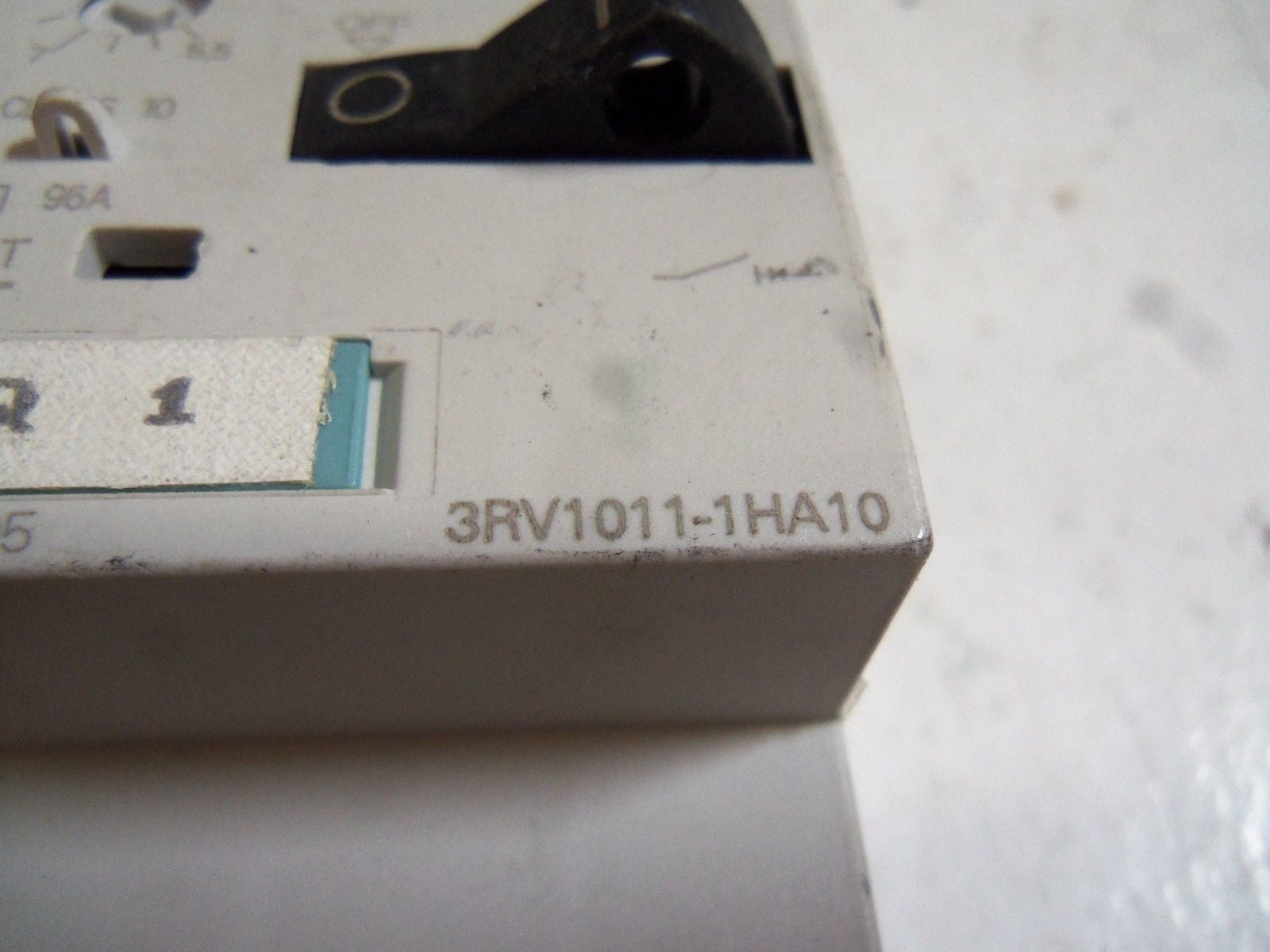 SIEMENS 3RV1011-1HA10 MOTOR CONTROLLER *USED*