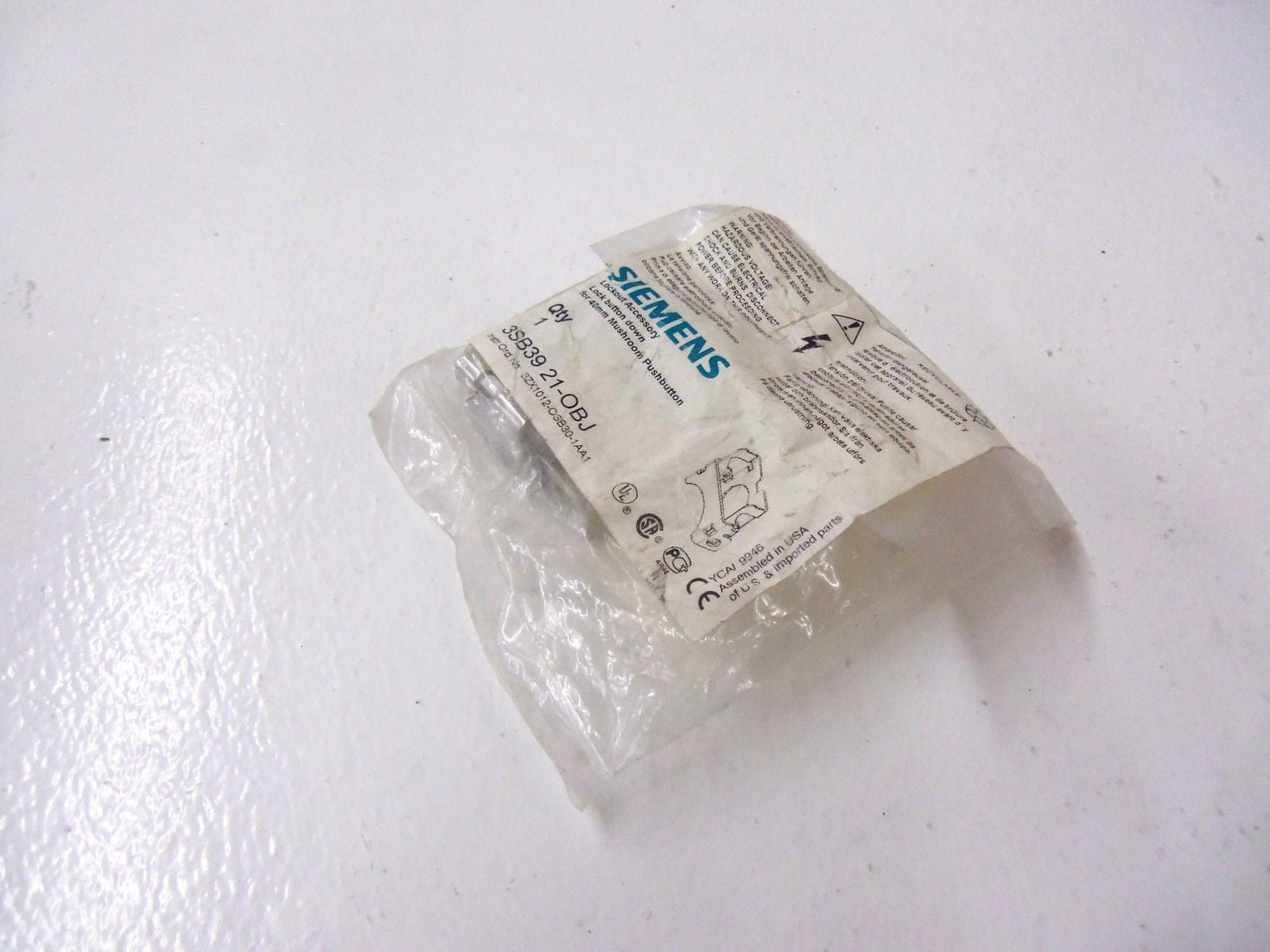 SIEMENS 3SB39 21-OBJ *NEW IN BAG*