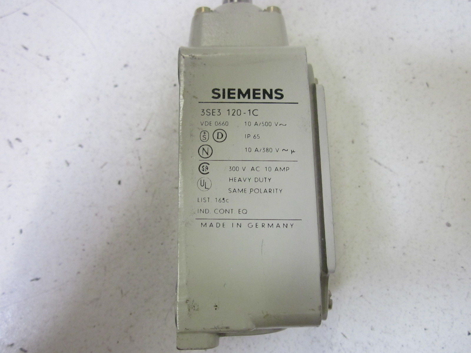 SIEMENS 3SE3120-1C*USED*