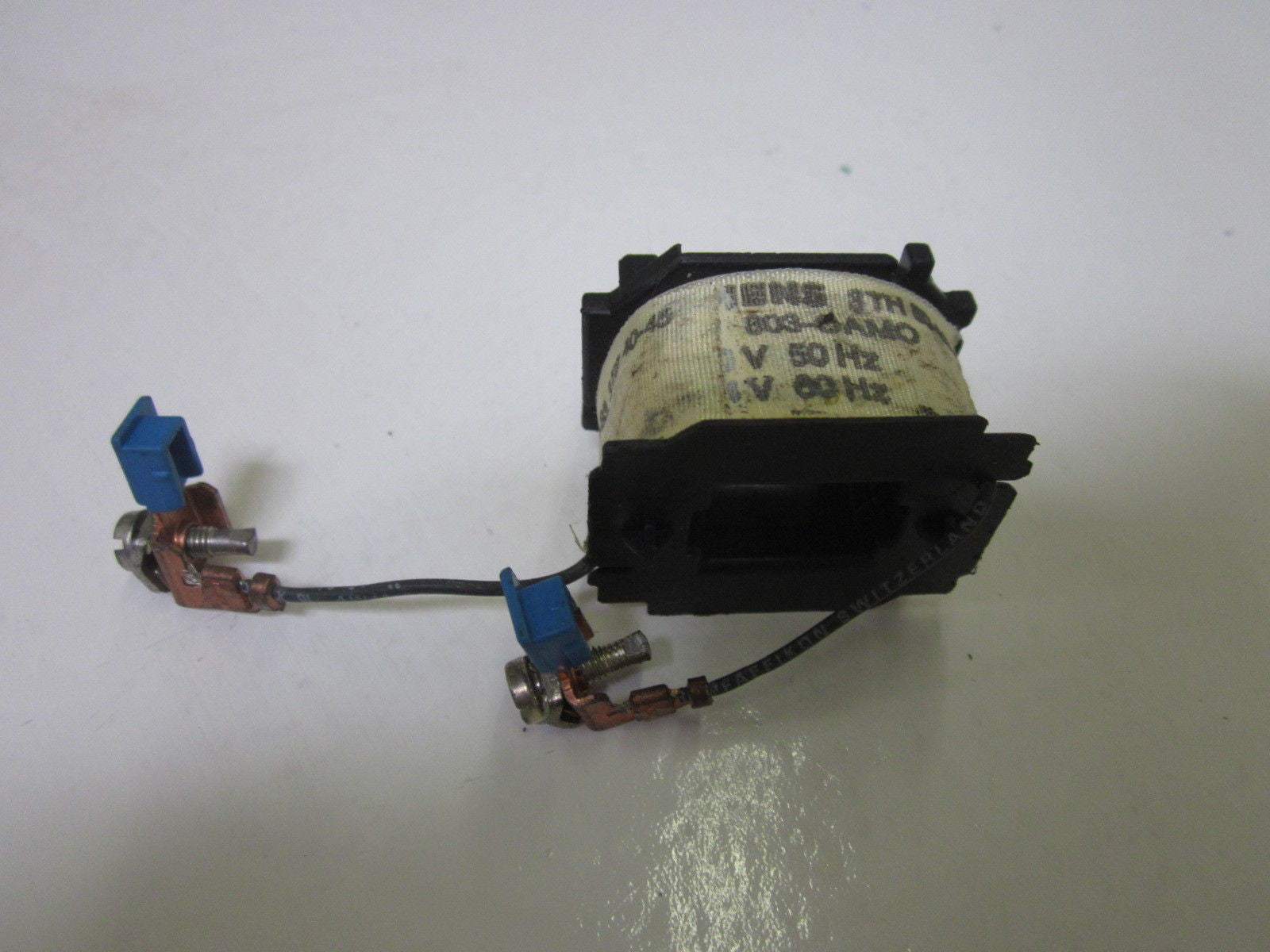 SIEMENS 3TY4803-OAMO COIL 220/284V  *USED*