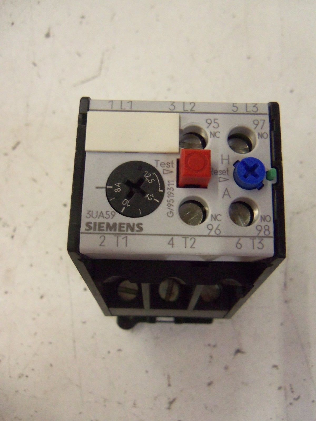 SIEMENS 3UA5900-1K* *NEW NO BOX*