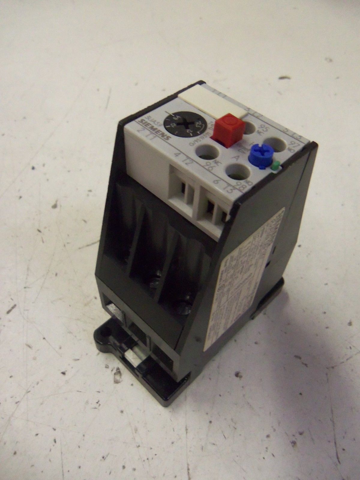 SIEMENS 3UA5900-1K* *NEW NO BOX*