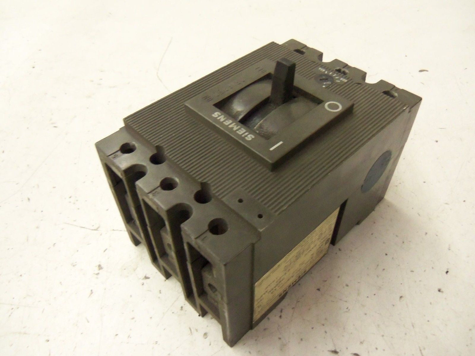 SIEMENS 3VE5231-0C500 CIRCUIT BREAKER *USED*