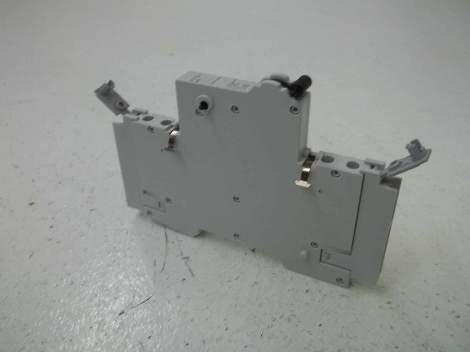 SIEMENS 5ST3010-0HG *NEW IN BOX*