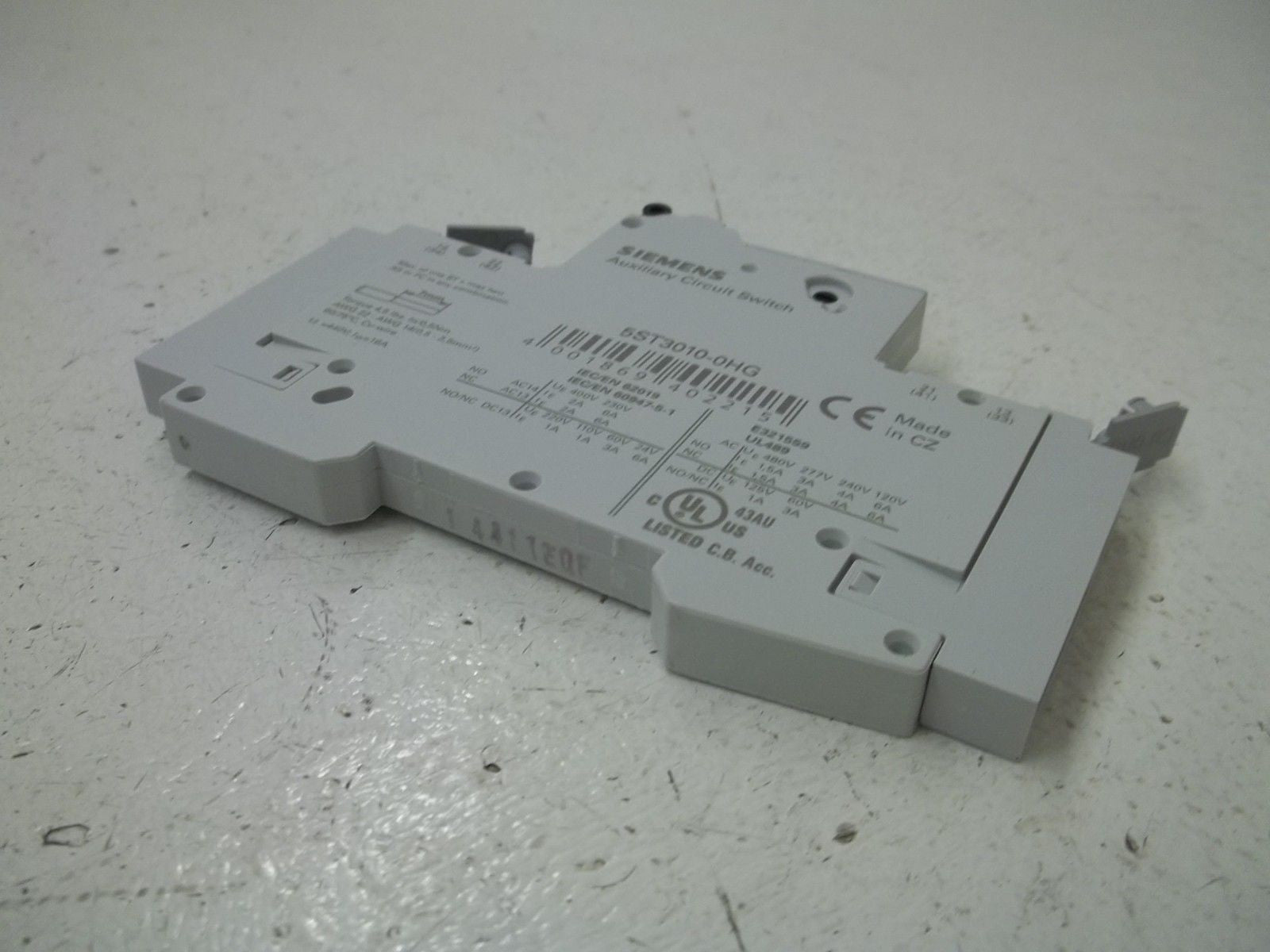 SIEMENS 5ST3010-0HG *NEW IN BOX*