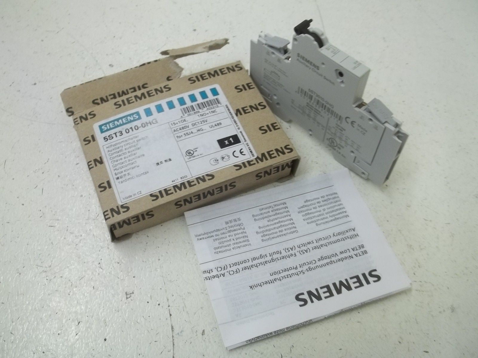SIEMENS 5ST3010-0HG *NEW IN BOX*