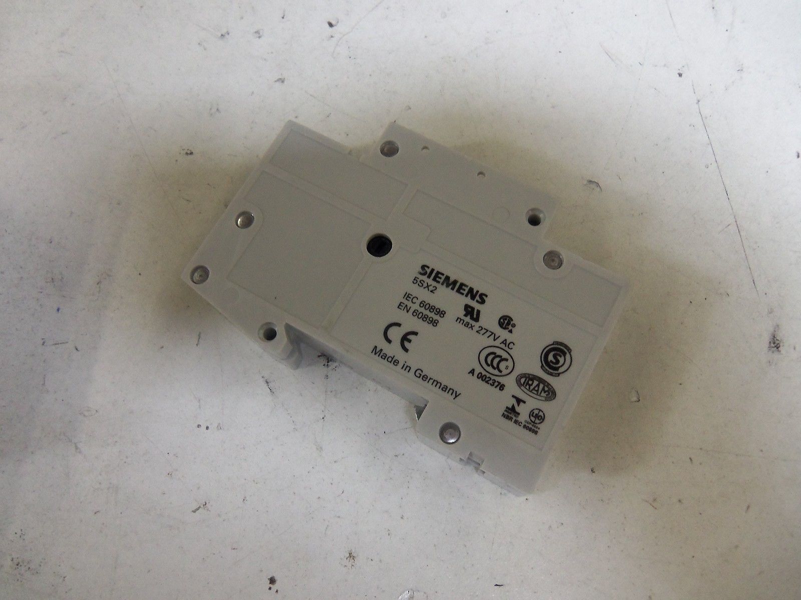 SIEMENS 5SX2104-8 CIRCUIT BREAKER 4A *NEW NO BOX*
