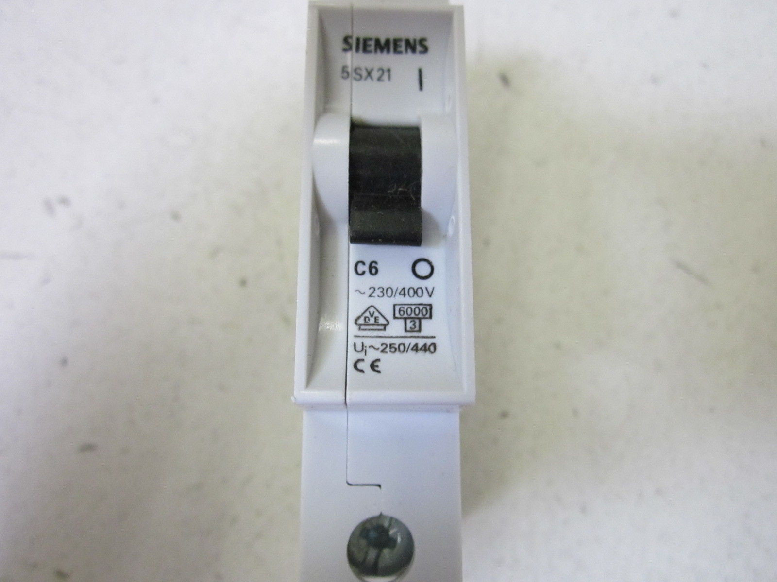 SIEMENS 5SX2106-7 CIRCUIT BREAKER 6A *NEW NO BOX*