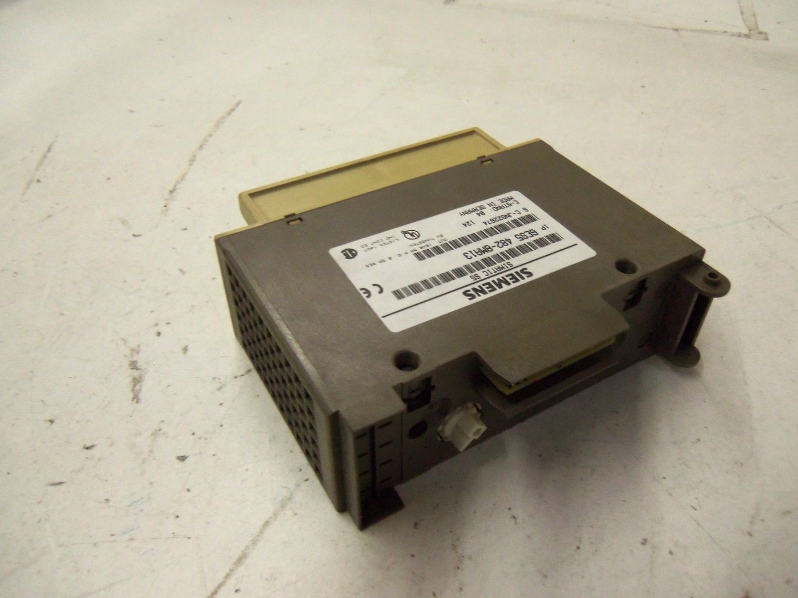 SIEMENS SIMATIC S5 6ES5482-8MA13 DIGITAL I/O MODULE *USED*
