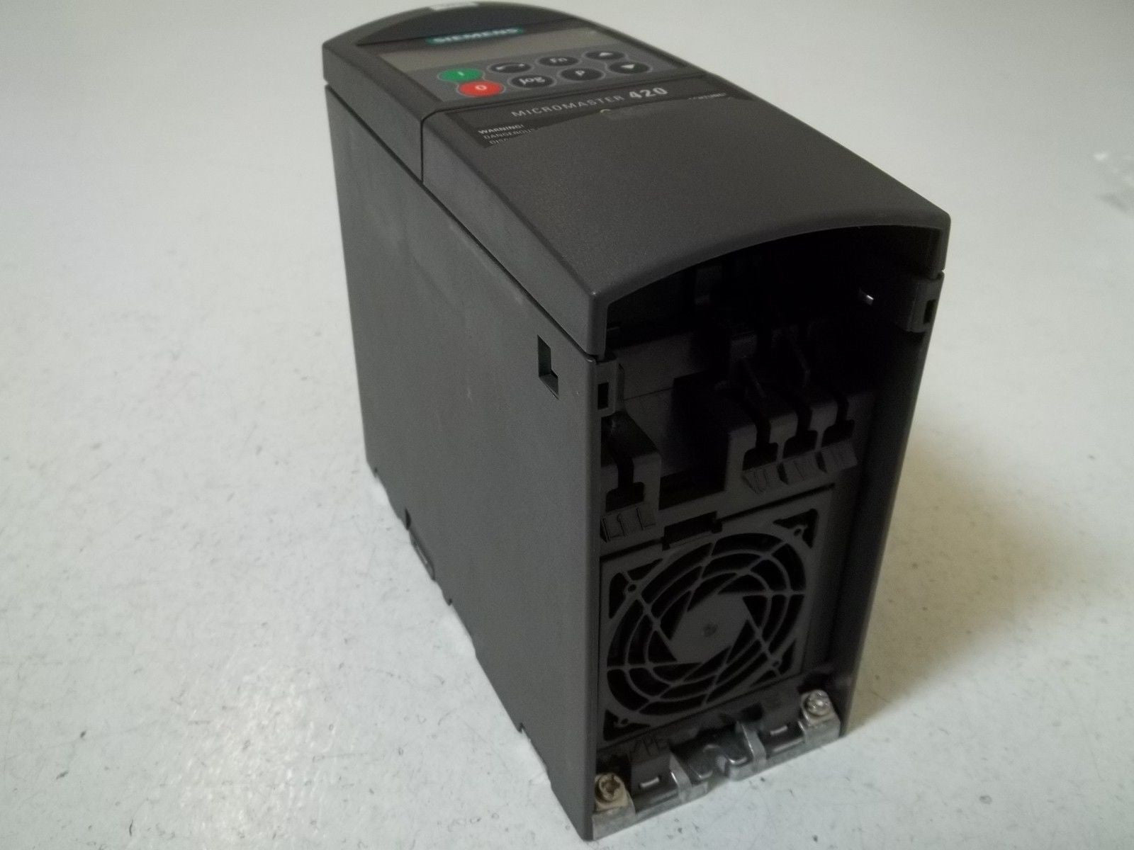 SIEMENS 6ES6420-2UD21-1AA1 MICROMASTER 420 *USED*