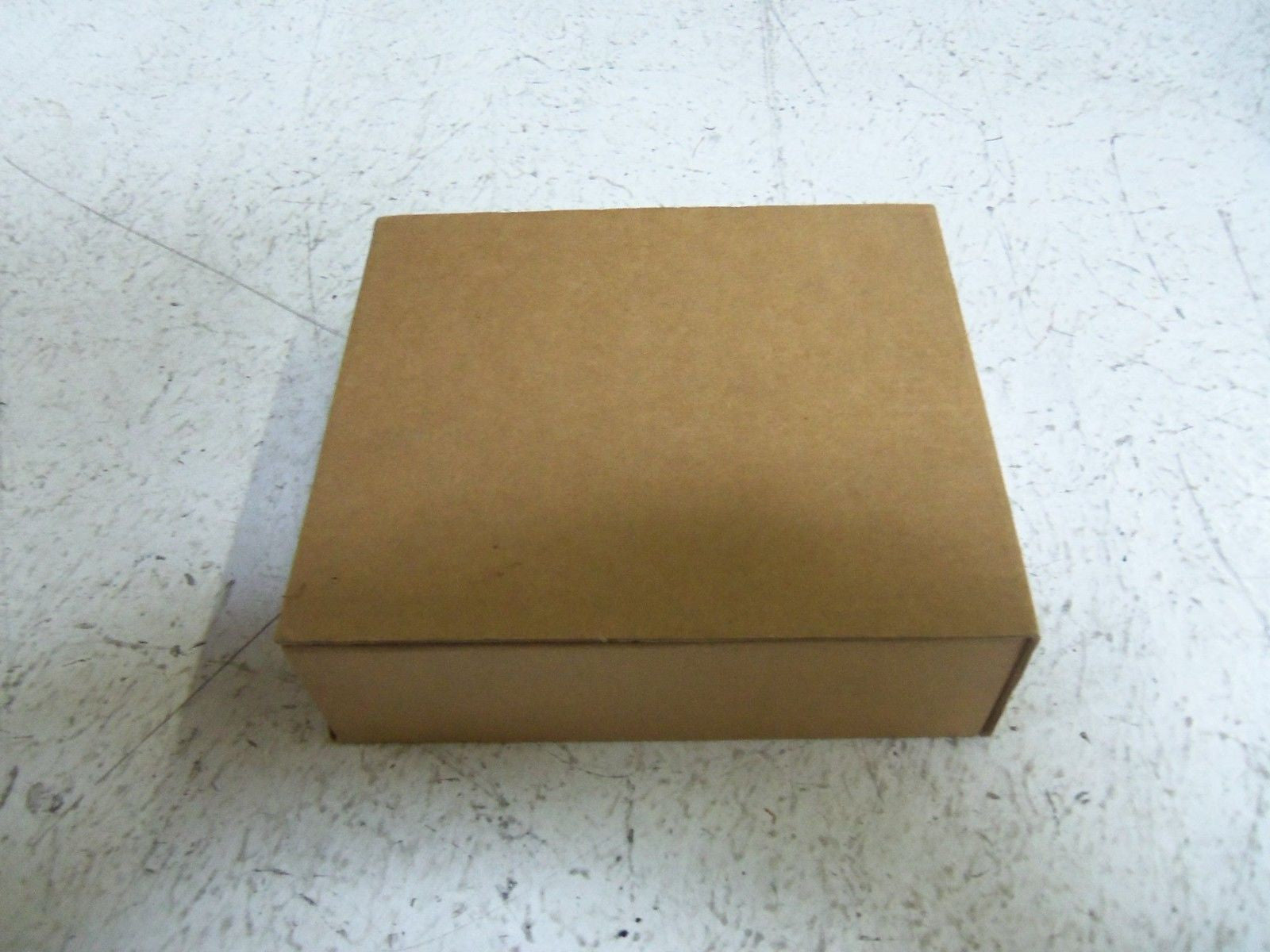 SIEMENS 6ES7-332-7ND02-0AB0 OUTPUT MODULE *NEW IN BOX*