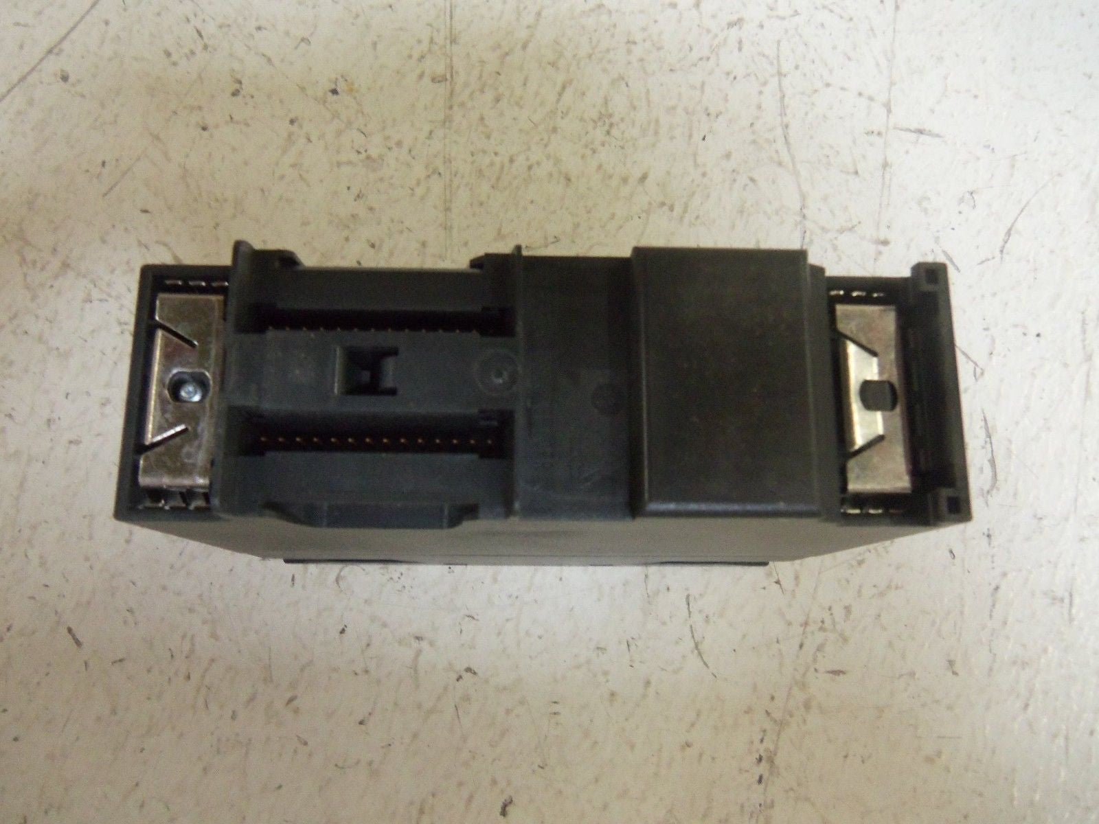 SIEMENS 6ES7-332-7ND02-0AB0 OUTPUT MODULE *NEW IN BOX*