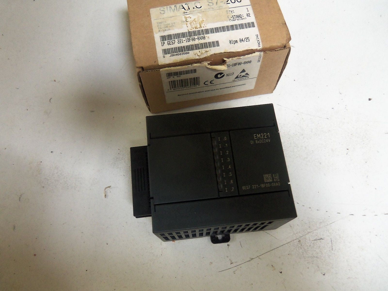 SIEMENS 6ES7 221-1BF00-0XA0 *NEW IN BOX*