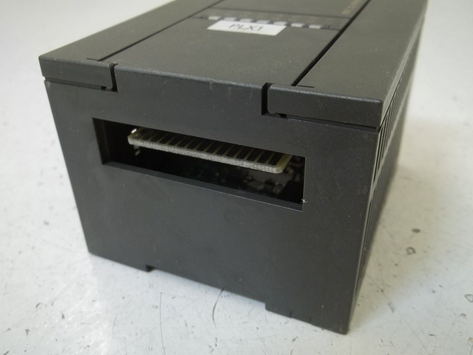 SIEMENS 6ES7222-1BF00-0XA0 OUTPUT MODULE *USED*