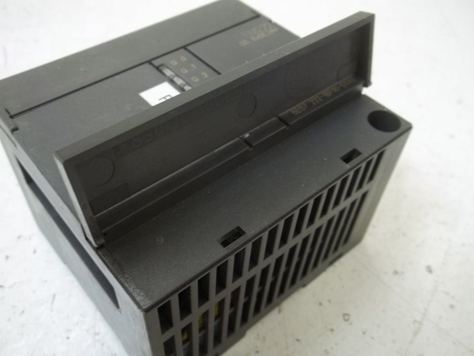 SIEMENS 6ES7222-1BF00-0XA0 OUTPUT MODULE *USED*