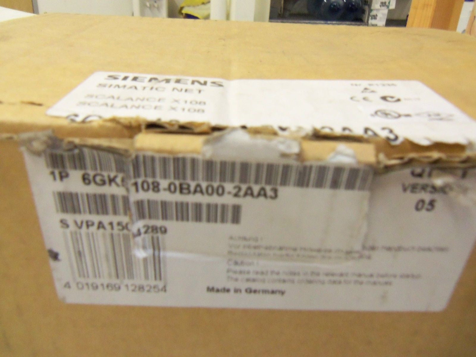SIEMENS SIMATIC 6GK5108-0BA00-2AA3 NET INDUSTRIAL ETHERNET SWITCH *NEW IN BOX*