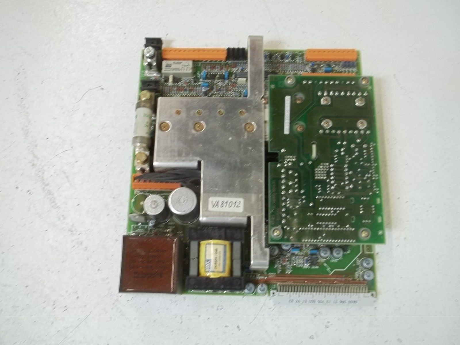 SIEMENS 6SC6100-0GB12 POWER SUPPLY VOLTAGE CLAMPING MODULE  *USED*