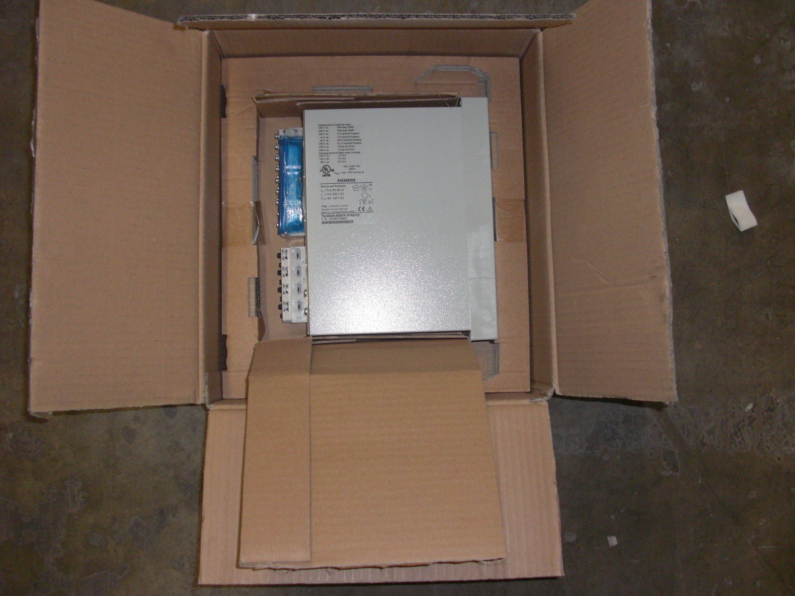 SIEMENS 7SJ6025-4EB10-1FA0/CC *NEW IN THE BOX*