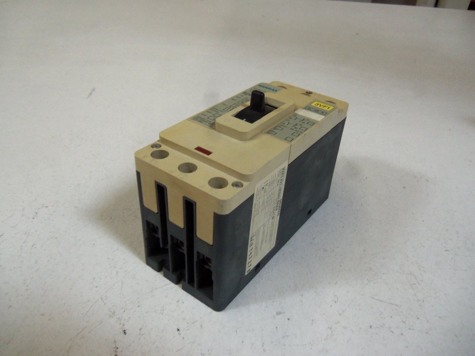 SIEMENS CIRCUIT BREAKER 3VF1231-1FD41-0AA0 *USED*