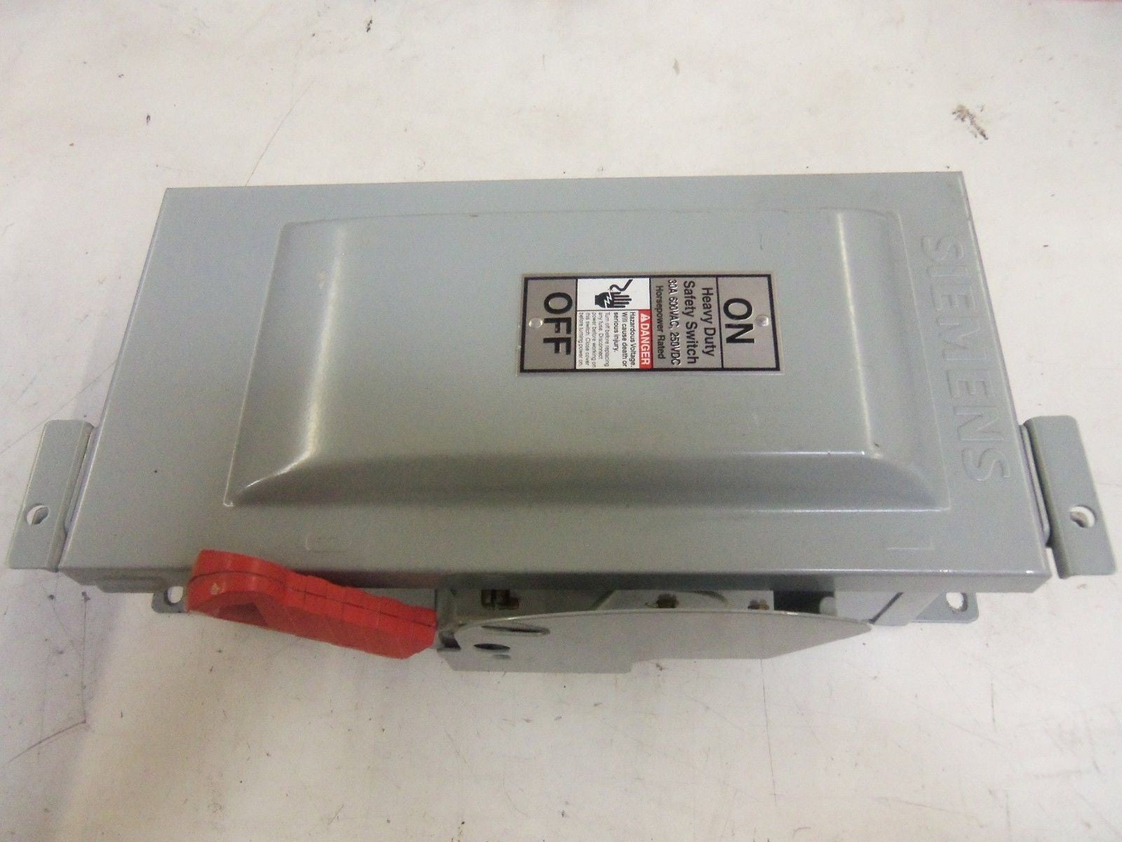 SIEMENS HF361J HEAVY DUTY SAFETY SWITCH 30A 600V (HAS BEEN MOUNTED) *NEW NO BOX*