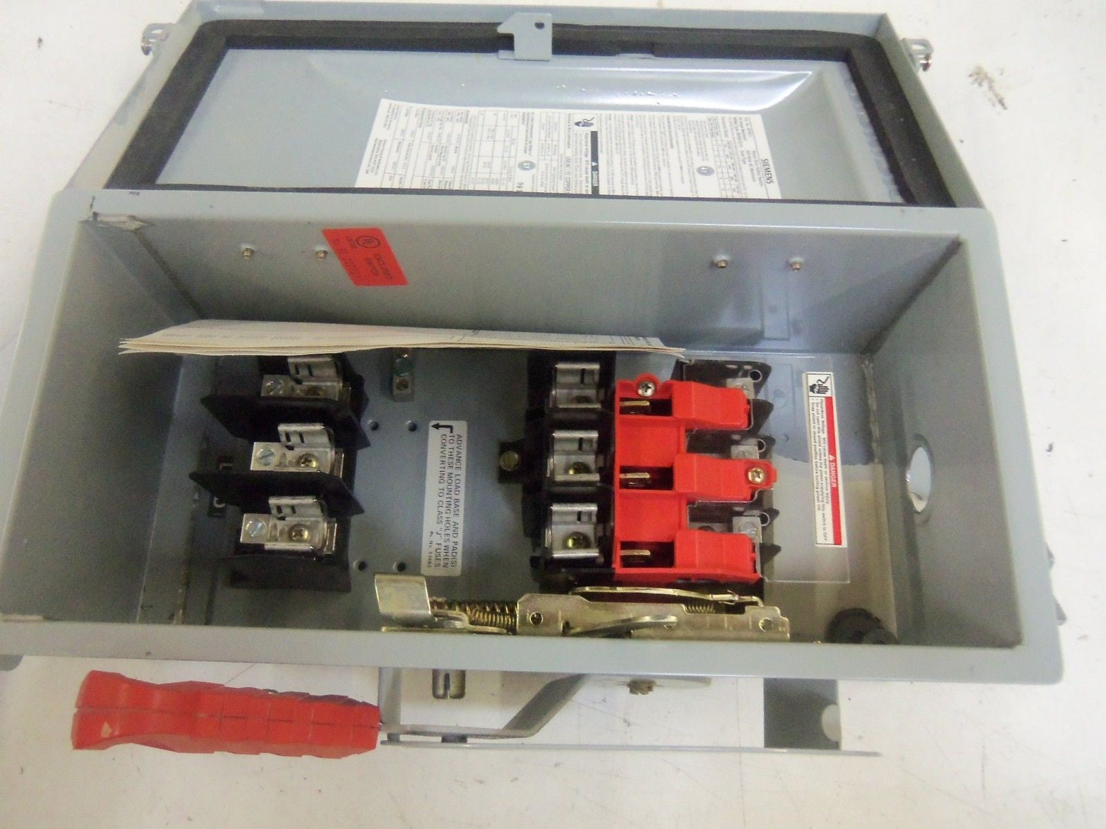 SIEMENS HF361J HEAVY DUTY SAFETY SWITCH 30A 600V (HAS BEEN MOUNTED) *NEW NO BOX*