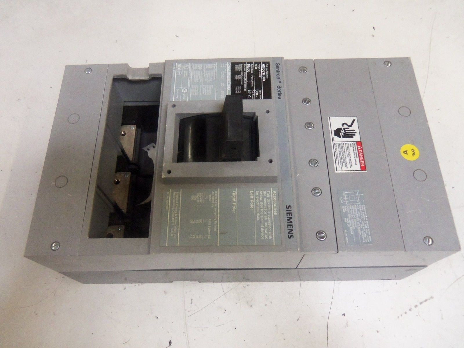 SIEMENS HMD63F800 CIRCUIT BREAKER (FRAME) *NEW NO BOX*