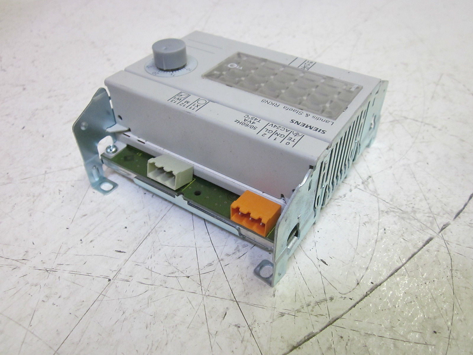SIEMENS RKN8 UNIVERSAL CONTROLLER 24VAC *NEW NO BOX*
