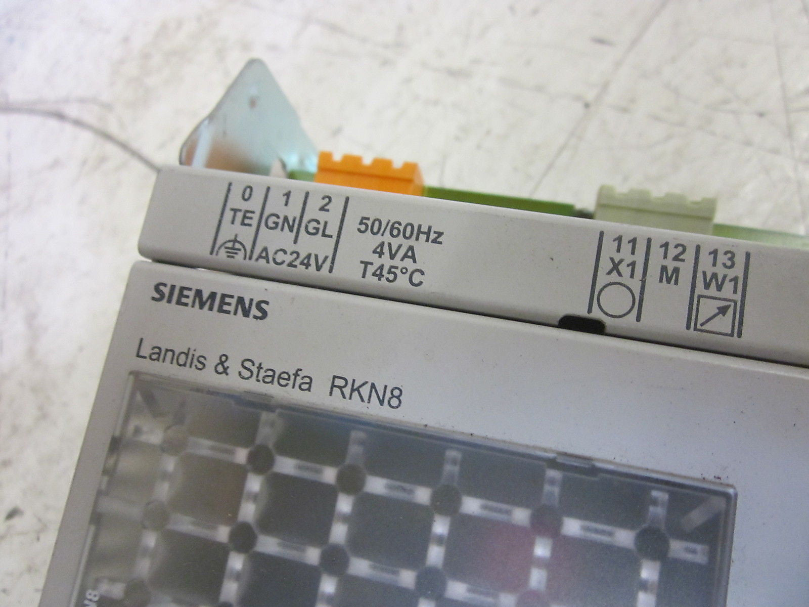 SIEMENS RKN8 UNIVERSAL CONTROLLER 24VAC *NEW NO BOX*