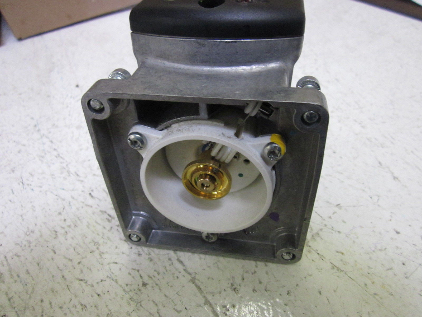 SIEMENS SKP15.001E1 *NEW NO BOX*