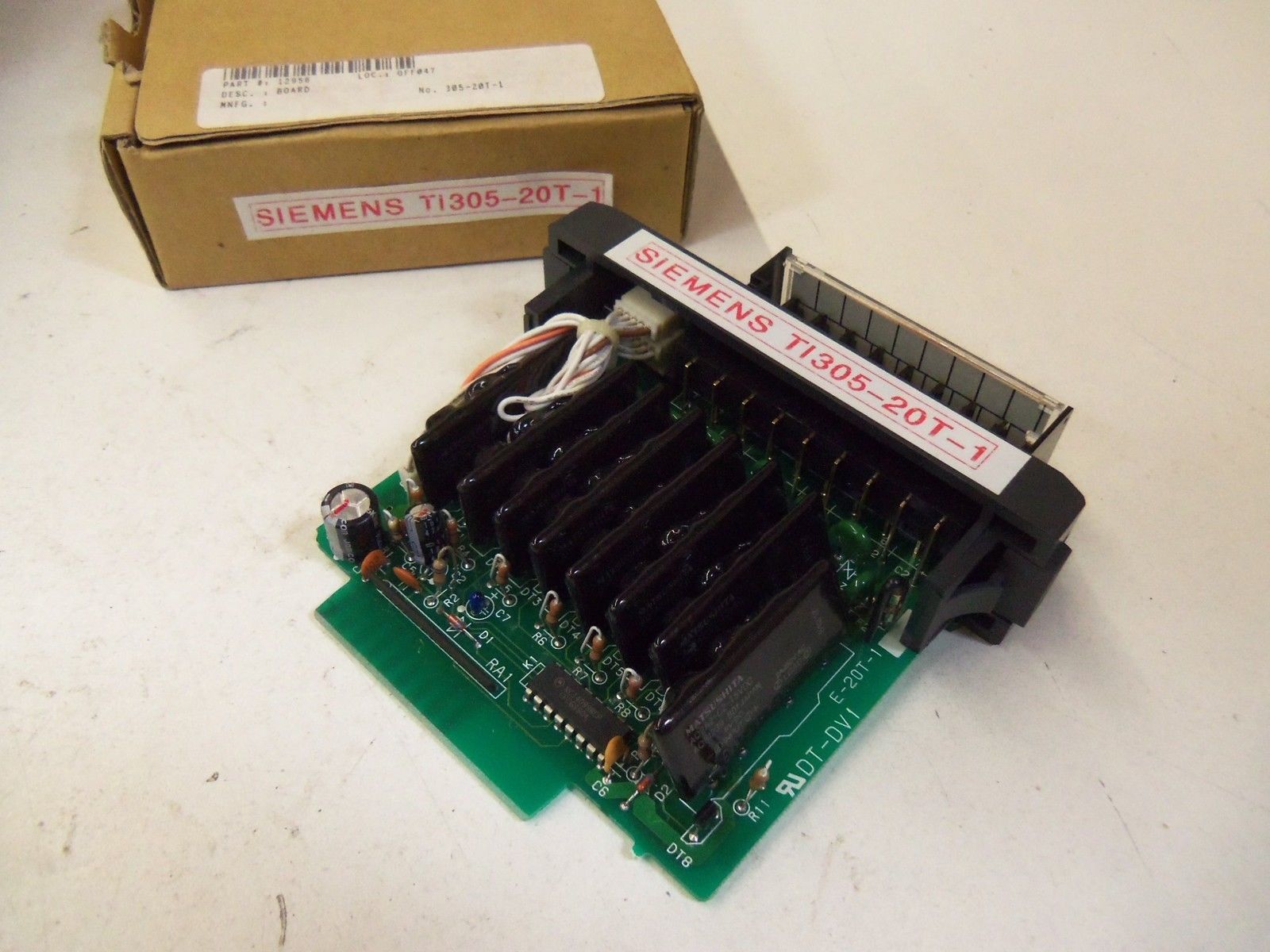 SIEMENS TI305-20T-1 OUTPUT MODULE *USED*