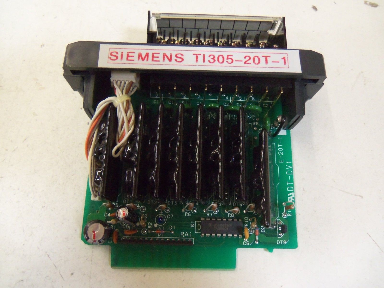 SIEMENS TI305-20T-1 OUTPUT MODULE *USED*