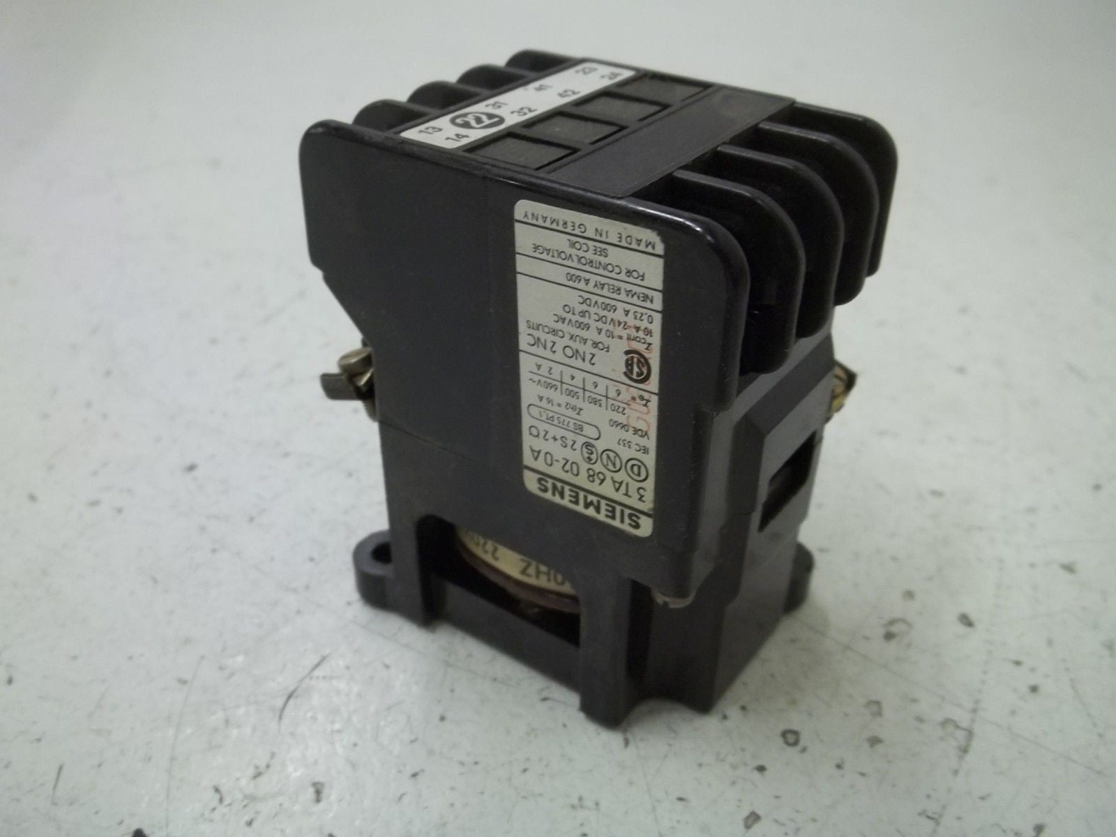 SIMENES 3TA6802-0A CONTACTOR *USED*