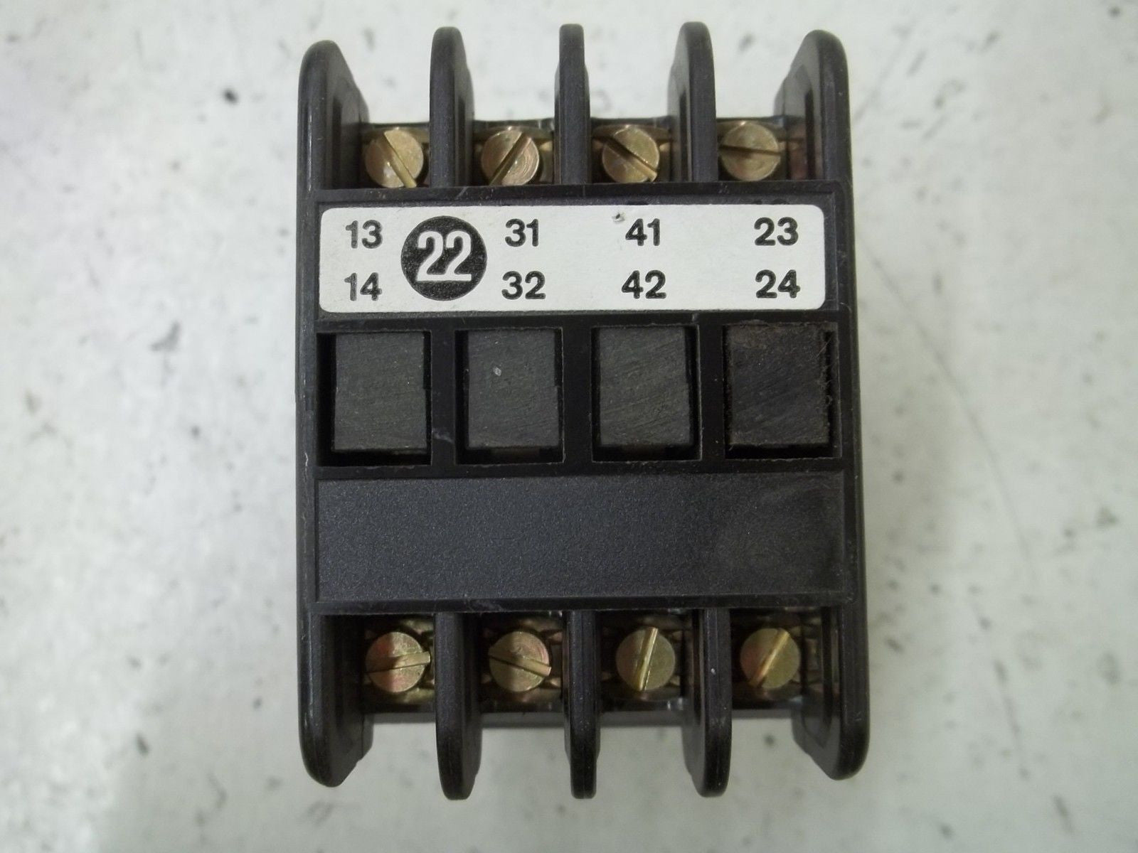 SIMENES 3TA6802-0A CONTACTOR *USED*