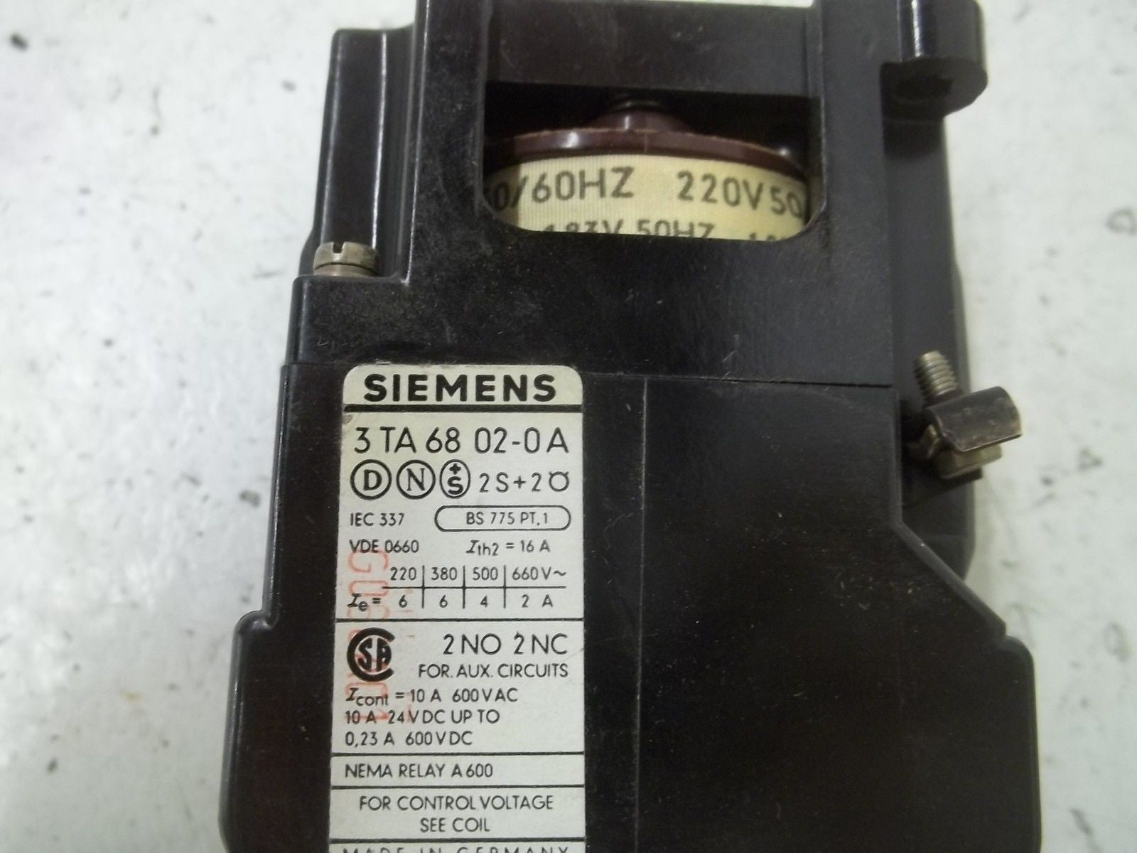 SIMENES 3TA6802-0A CONTACTOR *USED*